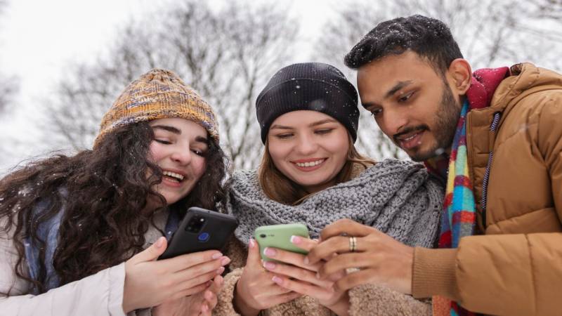 Why More Ocala Residents Are Choosing Local Phone Buyers Over National Apps